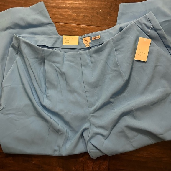NWT A New Day Women's High-Rise Blue Tailored cropped Trousers 26 plus size - Picture 2 of 3